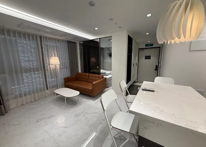 Gangnam Seocho 6 2 3 Beds Queen 1 Single 2 Family * Seúl