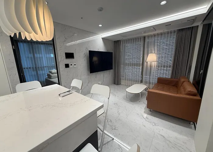 Gangnam Seocho 6 2 3 Beds Queen 1 Single 2 Family *
