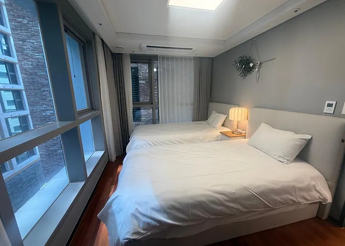 Gangnam Seocho 6 2 3 Beds Queen 1 Single 2 Family *